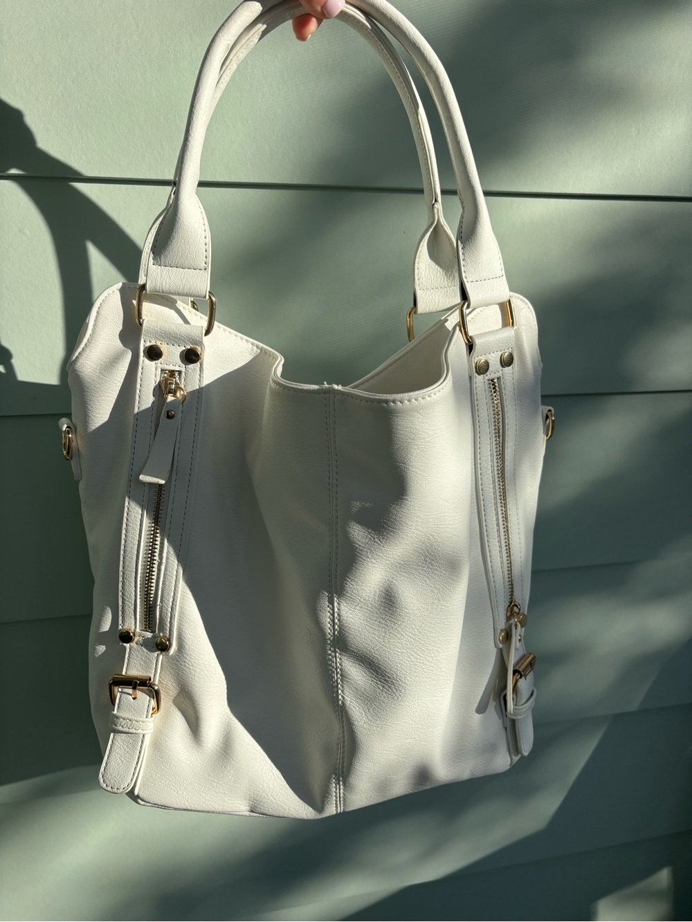 Classic White Leather Tote Bag - Elegant Everyday Carry